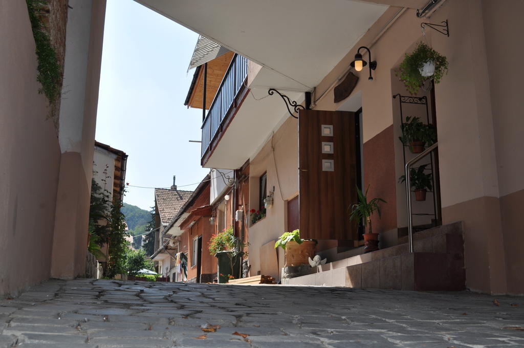 Hôtel Casa Matei à Braşov Extérieur photo